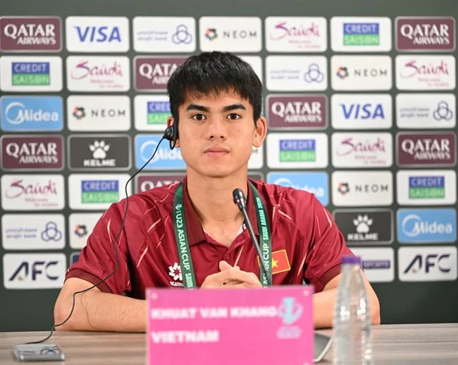 Chọn phiên bản tải FCB8 iOS